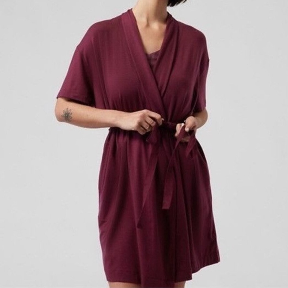 Athleta women’s nighttime bliss short sleeve robe tencel wine red size xs
